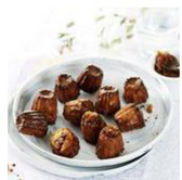 MINI-CANNELES AU MAGRET DE CANARD FUME ET CONFIT D OIGNONS